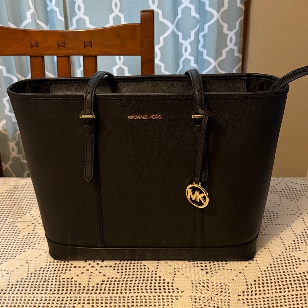 Michael Kors Jet Set Travel Large Saffiano
Leather Tote